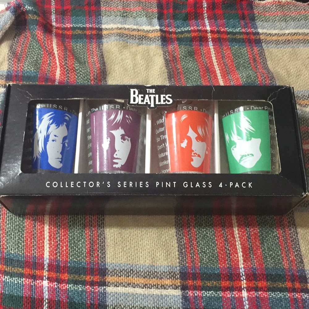 NIB The Beatles Collector’s Series Pint Glass 4 Pk
